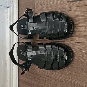 Gap black fisherman jelly sandals